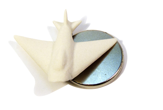 Felix Gill | Jewellery | contemporary Jewellery | China Planes | stoneware / mild steel / silicon | 100 x 150 mm | objects