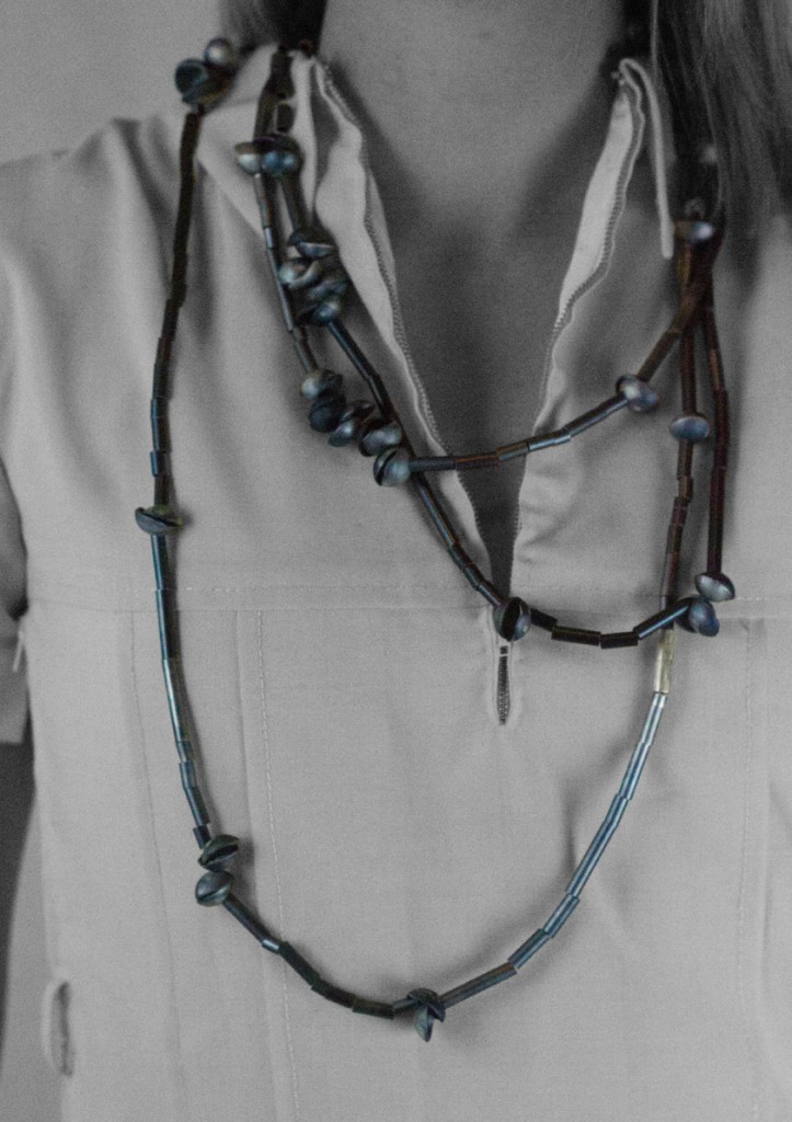 greay pearl Neck Piece